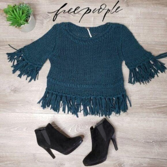 Free People Women's "On the Fringe" fringe Hem boho Knit Sweater Teal size small - Picture 4 of 8